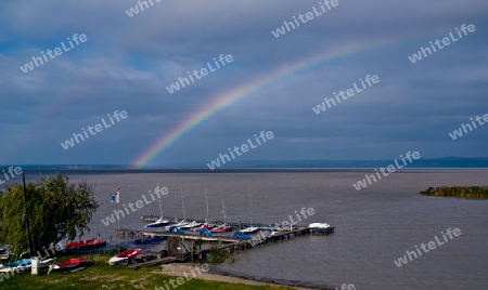 Regenbogen ?ber den Neusiedler See, Austria