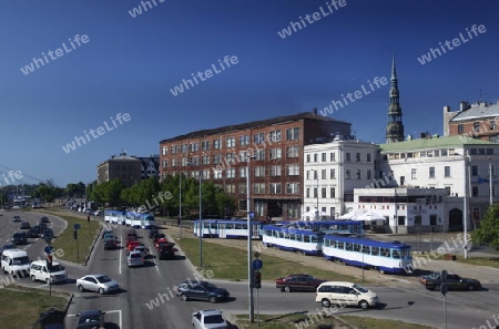 Europa, Osteuropa, Baltikum, Lettland, Riga, Altstadt, Strassenbahn, Tram, Zug, Stadtbahn,