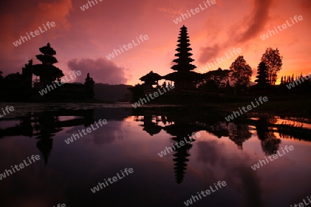 Asien, Suedost, Indonesien, Bali, Insel, Zentral Bali, Lake, Bratan, See, Tempel, Pura Ulun Danu, Landschaft,   (Urs Flueeler) 