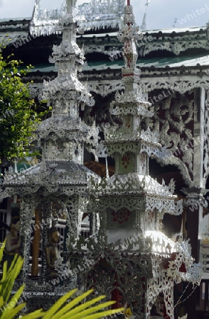 Der Tempel Wat Jong Kham und Jong Klang am See Nong Jong Kham im Dorf Mae Hong Son im norden von Thailand in Suedostasien.