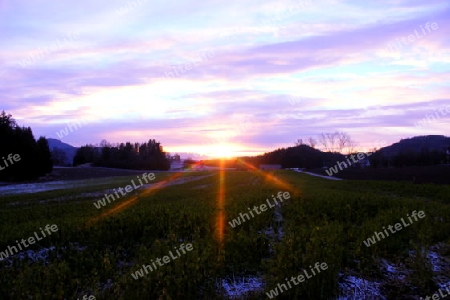 Sonnenuntergang ?ber Feld