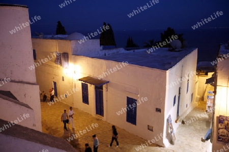 Afrika, Nordafrika, Tunesien, Tunis, Sidi Bou Said
Die Altstadt von Sidi Bou Said in der Daemmerung am Mittelmeer und noerdlich der Tunesischen Hauptstadt Tunis. 






