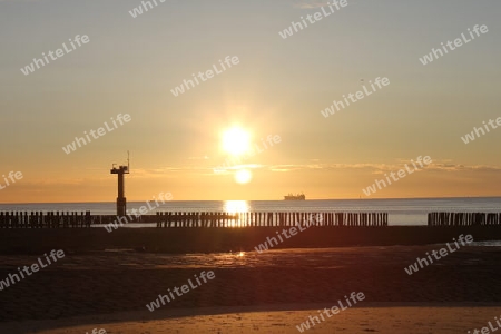 sch?ner Abend am Meer