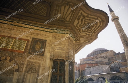 Die Blaue Moschee im Stadtteil Sulranahmet in Istanbul in der Tuerkey.