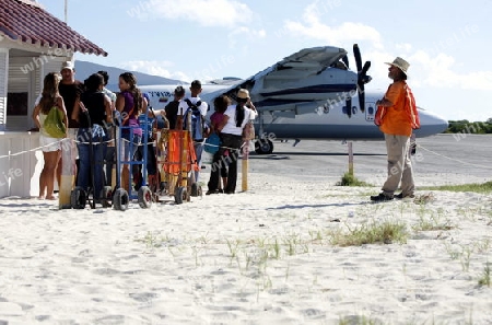 Suedamerika, Karibik, Venezuela, Los Roques, Insel, Atoll, Archipfel, Klima, Reef, Dorfinsel, Flugplatz, Flughafen, Strand, Beach, Landung, Flugzeug, Reisen, 