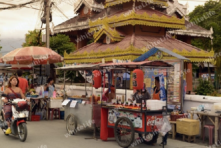 Eine Strassenkueche im Dorf  Pai im norden von Thailand in Suedostasien.