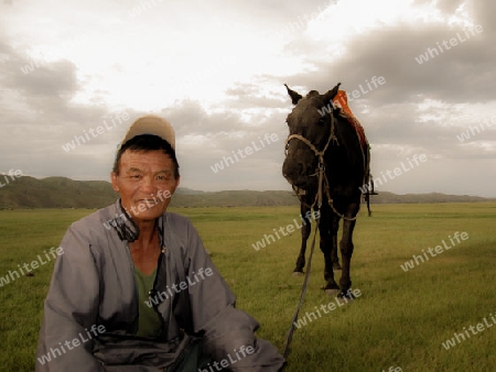 mongolei_reiter mit pferd