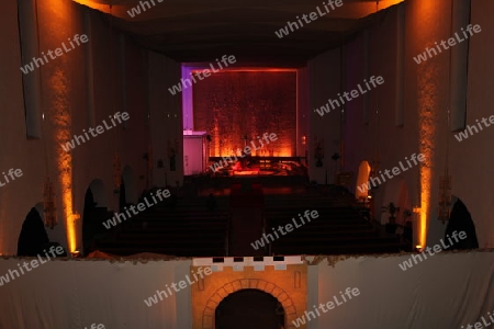 Kirche orange rot