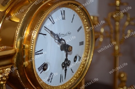 Goldene alte Uhr