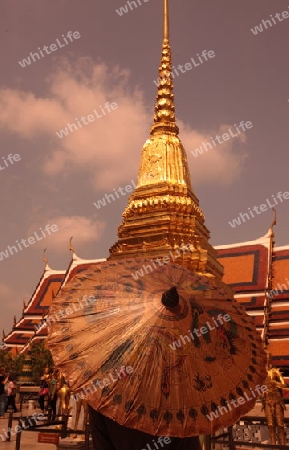 Die Tempelanlage des Wat Phra Kaew in Banglamphu in Bangkok der Hauptstadt von Thailand in Suedostasien.  