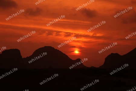 Die Landschaft des Khao Sam Roi Yot Nationalpark am Golf von Thailand im Suedwesten von Thailand in Suedostasien.   (KEYSTONE/Urs Flueeler)