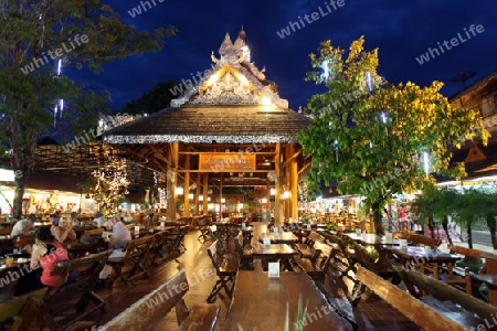 Das Restaurant im Nightmarket in der Altstadt von Chiang Rai in der Provinz chiang Rai im Norden von Thailand in Suedostasien.