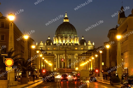 Rom - hl. Peterskirche durch die Nacht