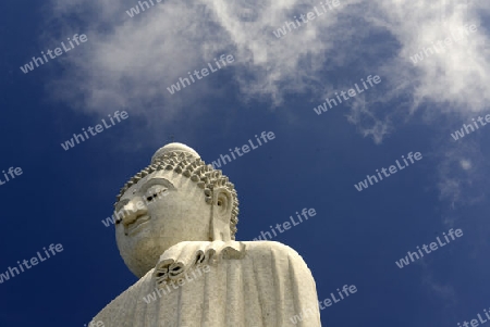 Der Grosse Buddha im Wat Chalong in den Bergen im sueden der Insel Phuket im sueden von Thailand in Suedostasien.