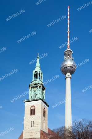 Berlin Alexanderplatz ? Fernsehturm und Marienkirche