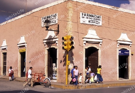 
Eine Drogerie in der Altstadt Valladolid in der Provinz Yucatan in Mexiko. 






