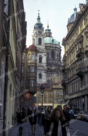 Die St. Nicholas Kirche in der Altstadt von Prag der Hauptstadt der Tschechischen Republik.