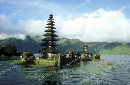 Der Pura Ulum Danu Tempel am Bratan See im Norden von Bali auf der Insel Bali in Indonesien.