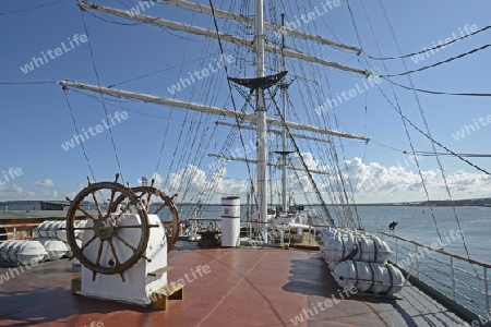 Blick vom Heck auf das Vorschiff der Gorch Fock I ,  im alten Hafen,   Hansestadt Stralsund, Unesco Weltkulturerbe, Mecklenburg Vorpommern, Deutschland, Europa