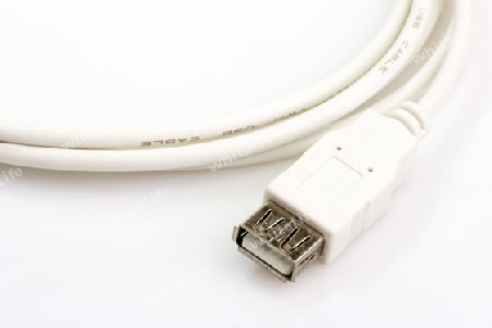 USB Kabel im Detail auf hellem Hintergrund