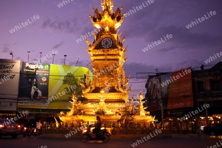 Der Uhrturm im Zentrum von Chiang Rai in der Provinz chiang Rai im Norden von Thailand in Suedostasien.