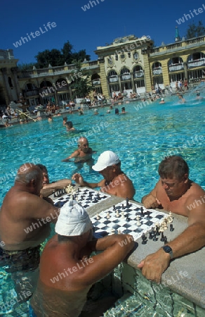 Das Szechenyi Bad in Budapest der Hauptstadt von Ungarn in Osteuropa..