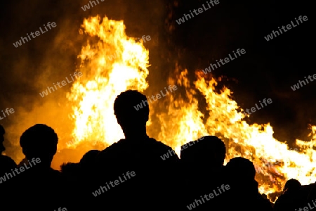 Osterfeuer  - Volkssitte um den Winter zu vertreiben