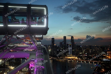 Das Riesenrad an der Marina Bay in Singapur im Inselstaat Singapur in Asien.