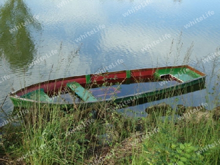 Ruderboot austariert, Linthkanal, Z?richsee, Schweiz