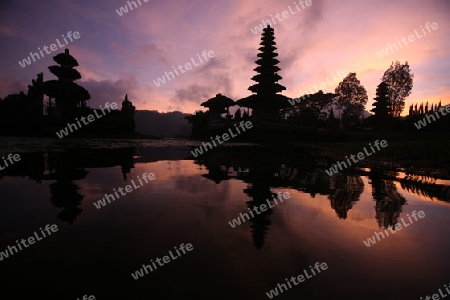 Asien, Suedost, Indonesien, Bali, Insel, Zentral Bali, Lake, Bratan, See, Tempel, Pura Ulun Danu, Landschaft,   (Urs Flueeler) 