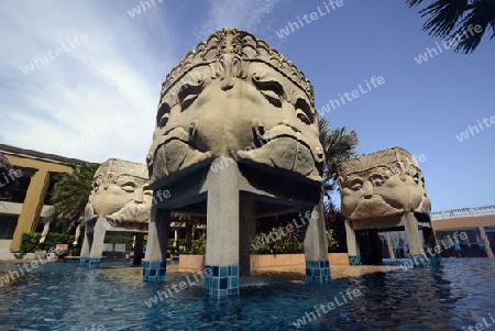 Die Hotel Pool Anlage des Rawai Palm Beach Resort in Rawai Beach im sueden der Insel Phuket im sueden von Thailand in Suedostasien.