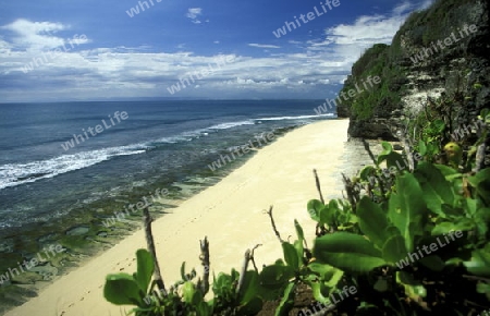 Ein Strand mit dem Namen Paradise Beach oder Dreamland Beach im Sueden der Insel Bali in Indonesien in Suedostasien.