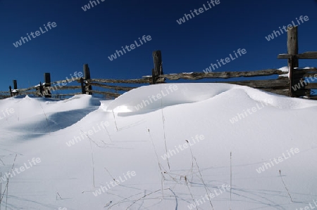 Holzzaun; Schneewechte