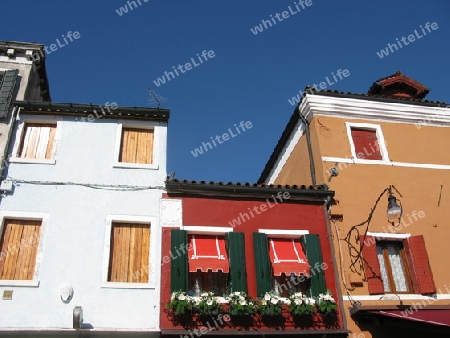 Burano. Farben unter blauem Himmel