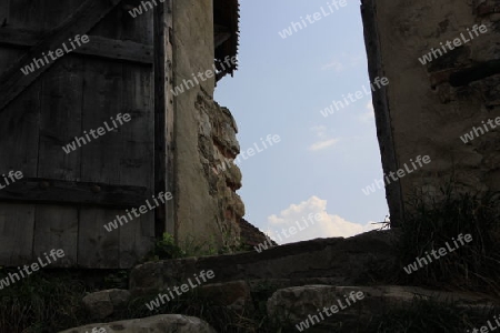 Blick durch altem Kirchenburgstor 3