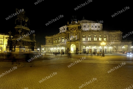 Dresden Semperoper bei Nacht