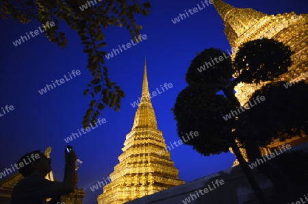 Die Tempelanlage des Wat Pho in der Hauptstadt Bangkok von Thailand in Suedostasien.