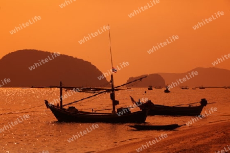 Die Kuestenlandschaft des Khao Sam Roi Yot Nationalpark am Golf von Thailand im Suedwesten von Thailand in Suedostasien. 