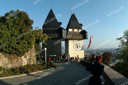 Uhrturm mit schatten