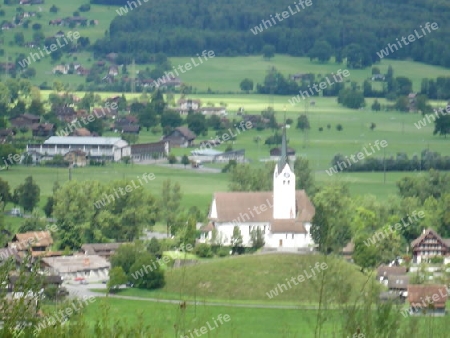 Kirche im Ort