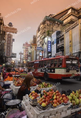 Der Alltag im China Town in der Stadt Bangkok in Thailand in Suedostasien.