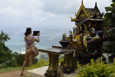 Ein Bergtempel in den Bergen im sueden der Insel Phuket im sueden von Thailand in Suedostasien.