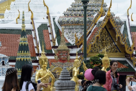 Die Tempelanlage des Wat Phra Kaew in der Hauptstadt Bangkok von Thailand in Suedostasien.