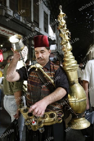 Der Souq oder Markt in der Altstadt und Hauptstadt von Syrien und Grossstadt von Damaskus in der uebersicht, Syrien 