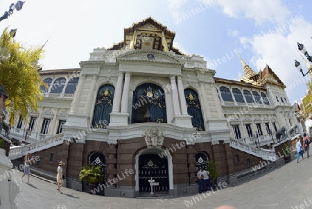 Der Grosse Palast beim Wat Phra Kaew in der Stadt Bangkok in Thailand in Suedostasien.