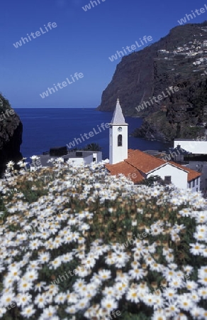 Das Fischerdorf Camara de Lobos auf der Insel Madeira im Atlantischen Ozean