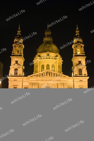 Budapest - Stephanskirche - Kathedrale durch die Nacht