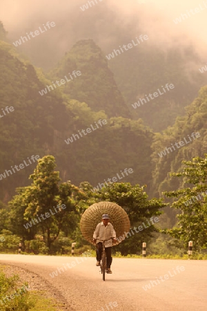 Die Landschaft am Xe Bang Fai River beim Dorf Mahaxai Mai von Tham Pa Fa unweit der Stadt Tha Khaek in zentral Laos an der Grenze zu Thailand in Suedostasien.