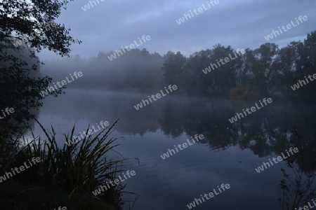 lake im morgengrauen