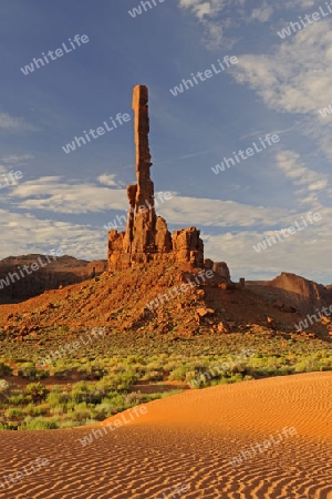 Totem Pole bei Sonnenaufgang, Monument Valley, Arizona, USA